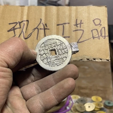 铜卑**强现代文创工艺品