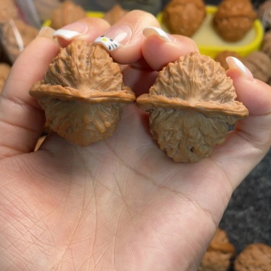 吊坠文玩核桃1瓷娃娃