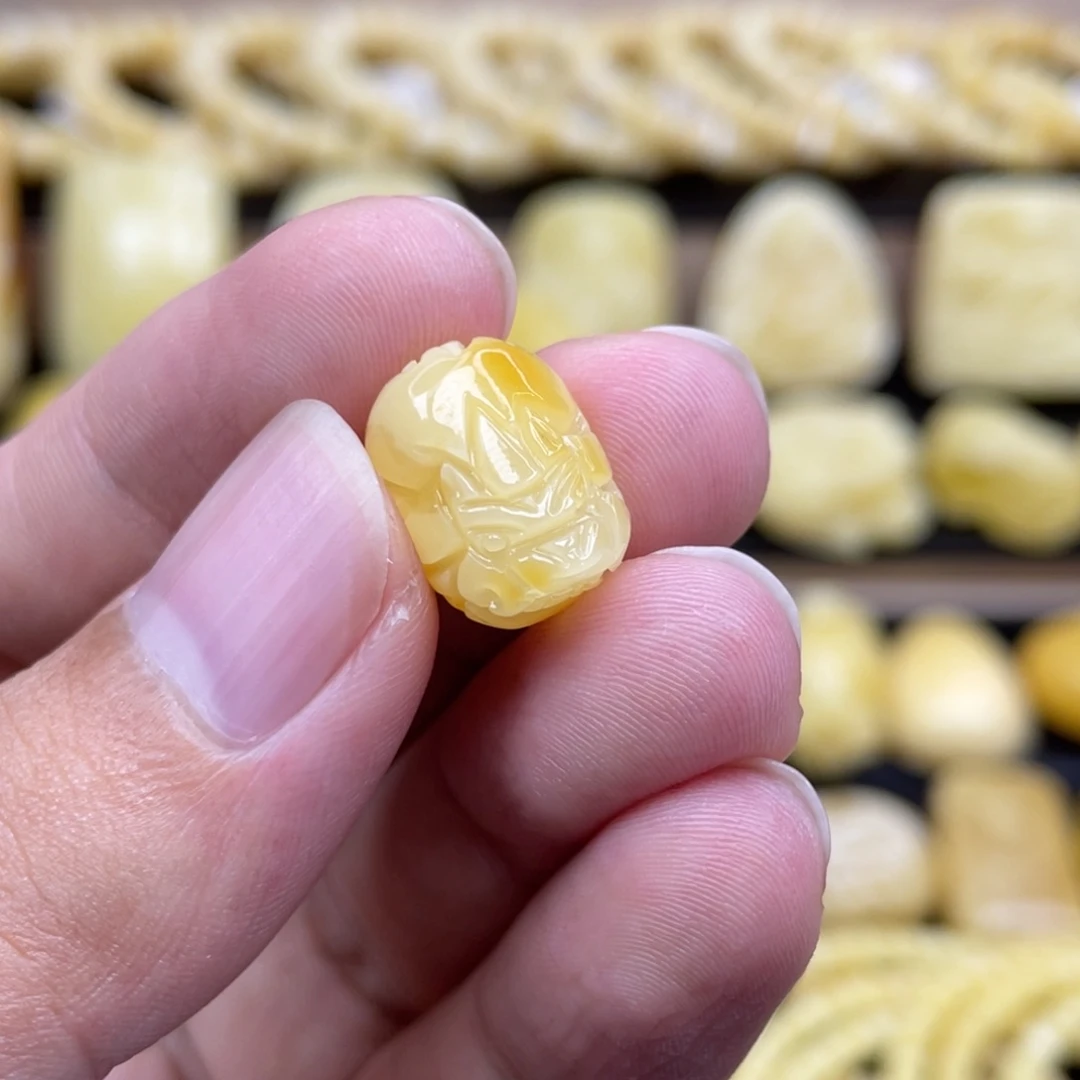 琥珀未镶嵌裸石琥珀蜜蜡