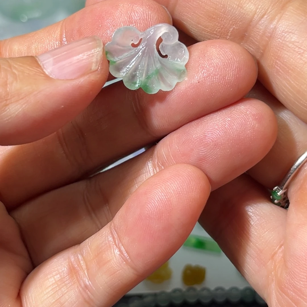 定制翡翠未镶嵌银杏叶
