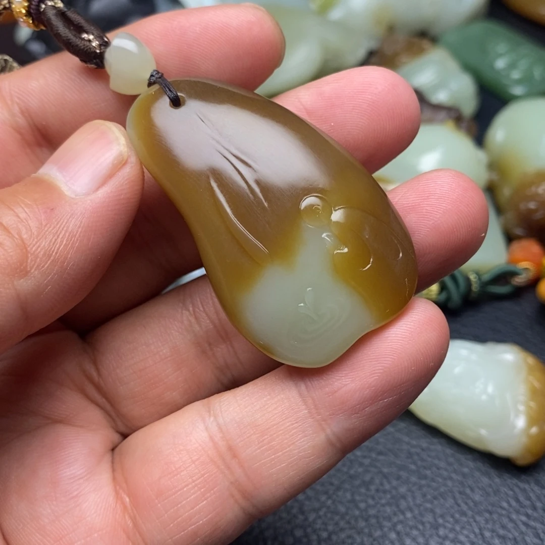 少***@和田玉未镶嵌挂件