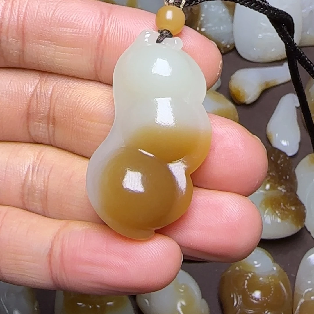 和田玉（糖玉）未镶嵌颈饰