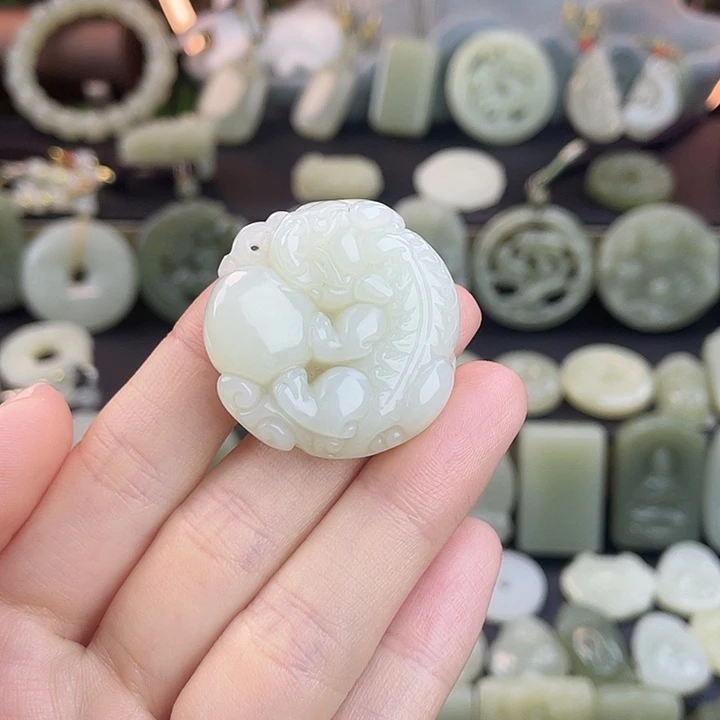 和田玉未镶嵌颈饰