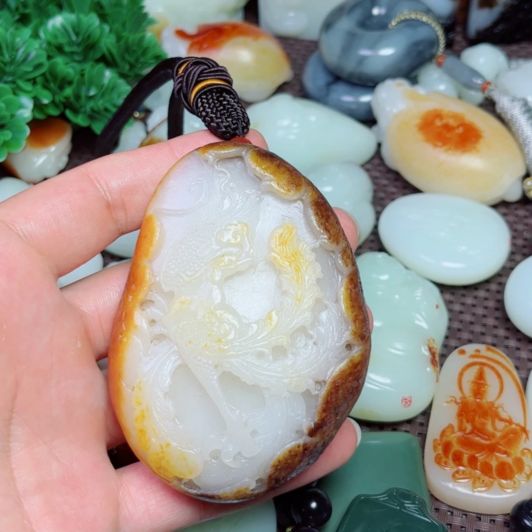 和田玉（糖玉）未镶嵌颈饰