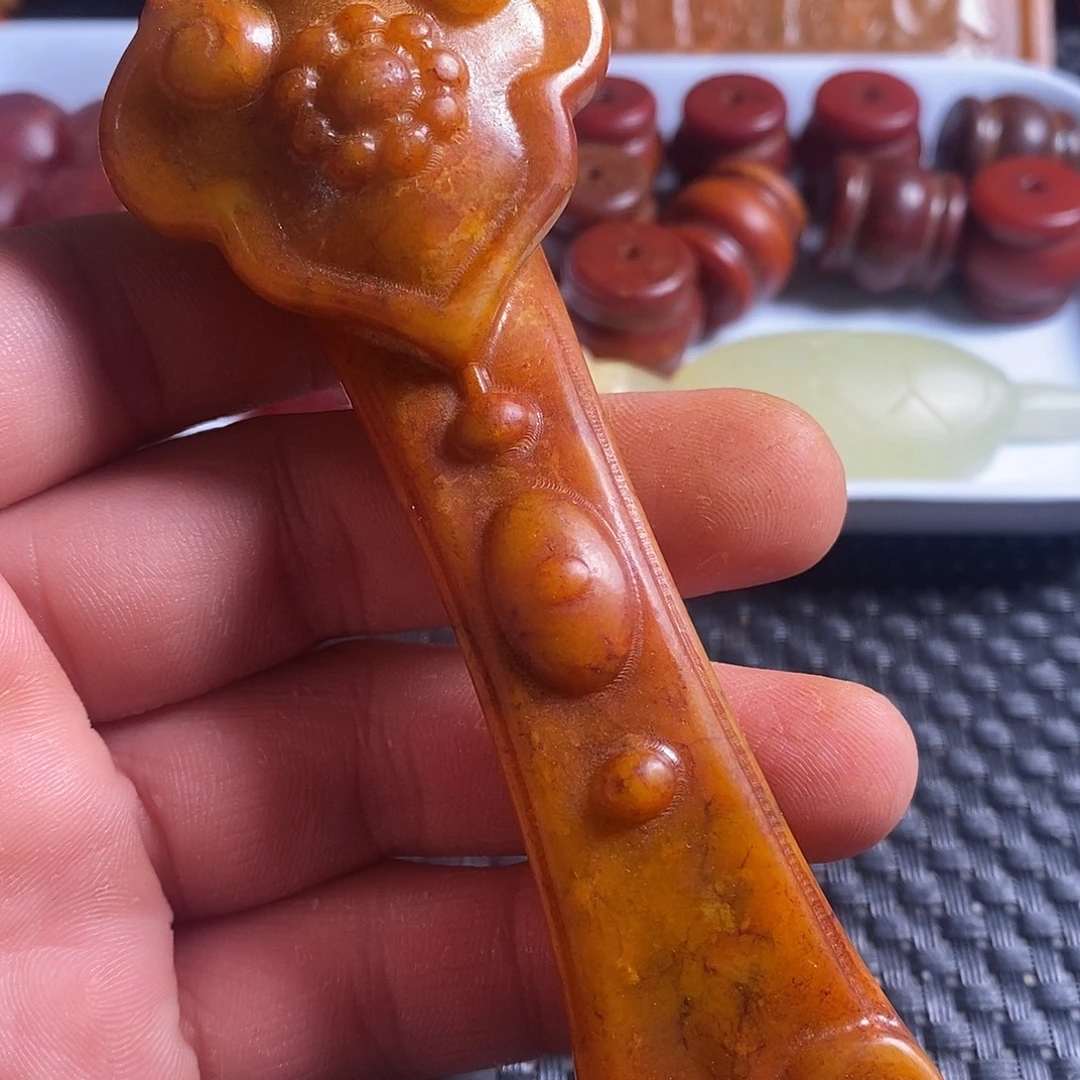 蛇纹石玉合金颈饰
