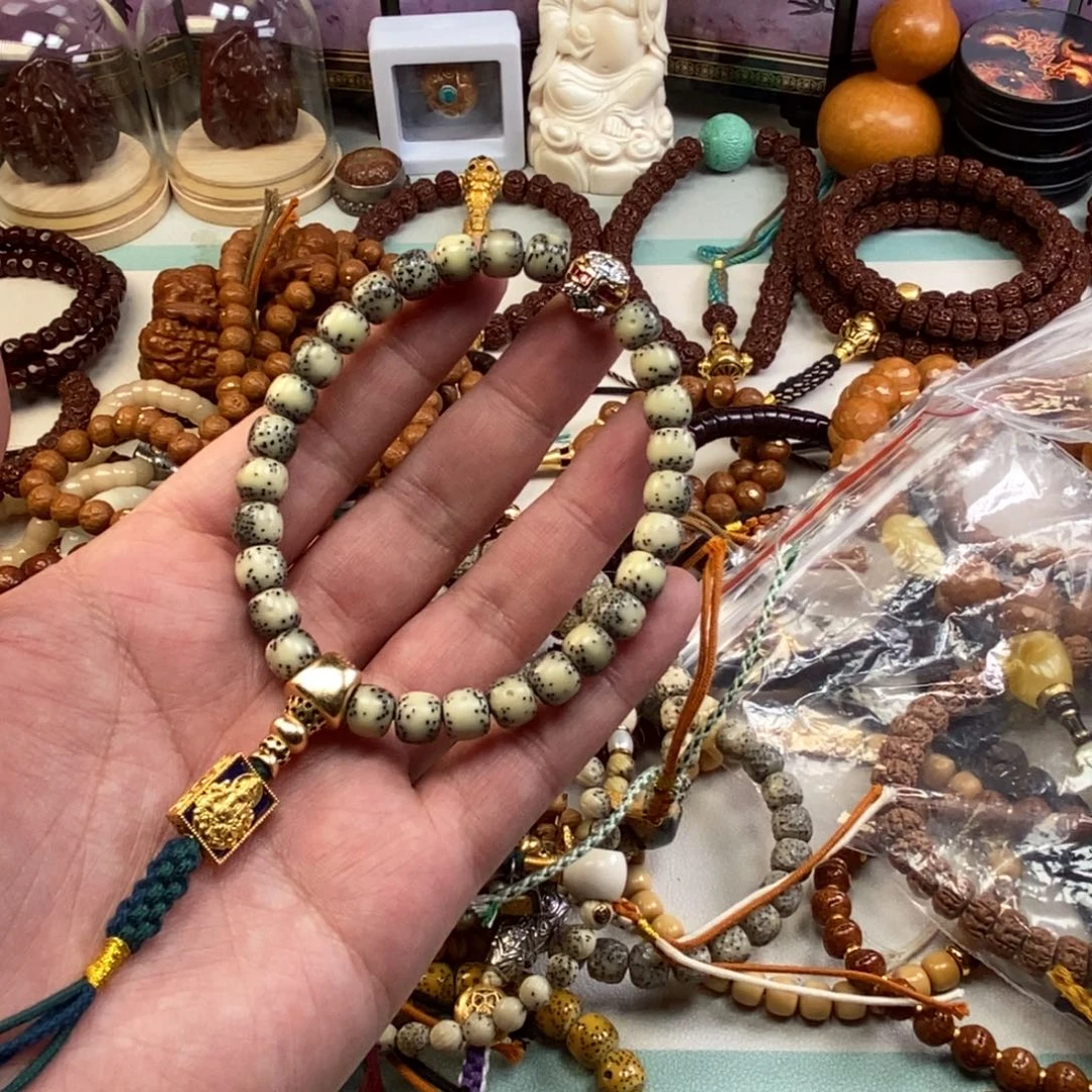 吊坠星月菩提。。。。。。。。。。。