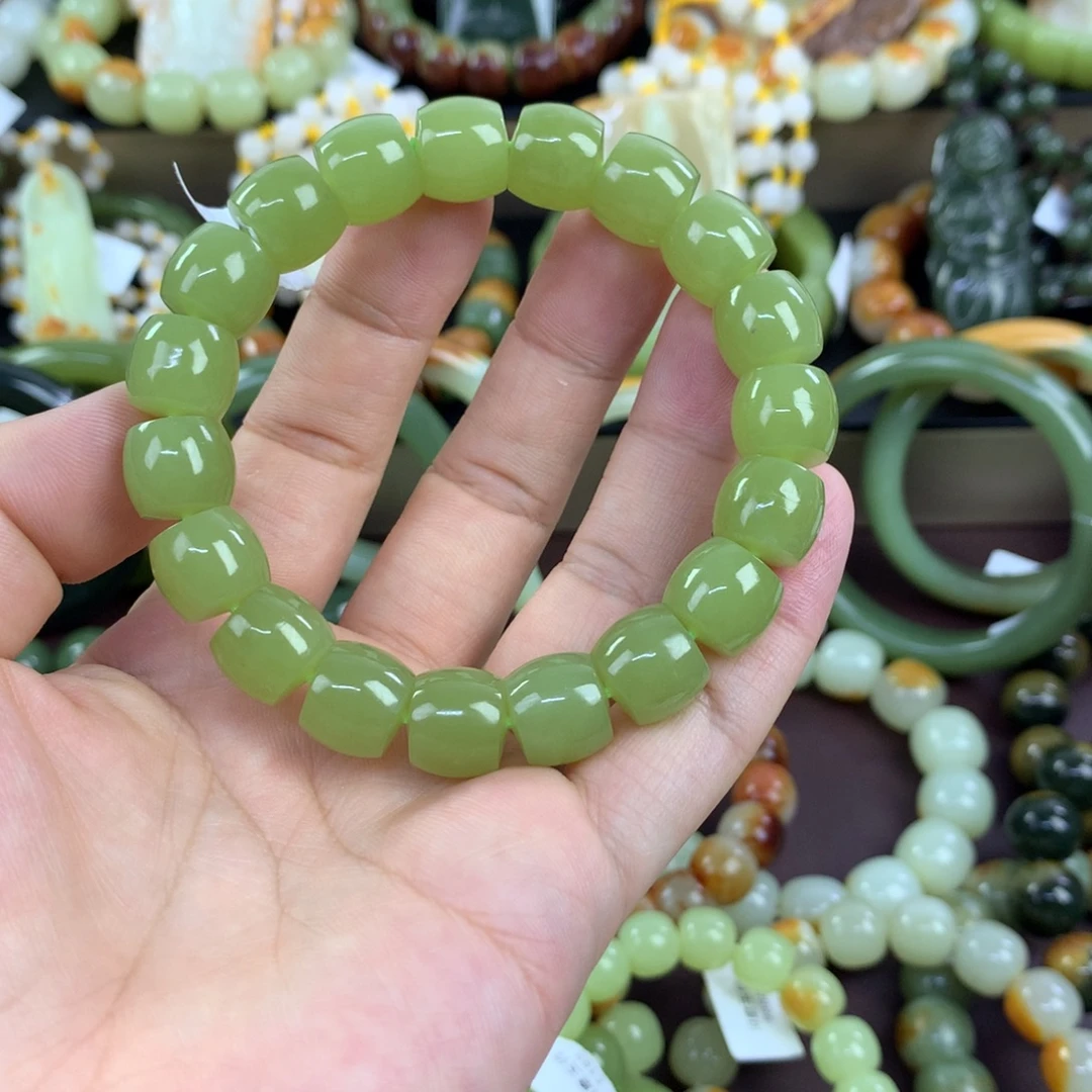 龟***寿透闪石质玉未镶嵌手串