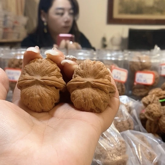 文玩核桃吊坠h*^平谷元宝有水尖