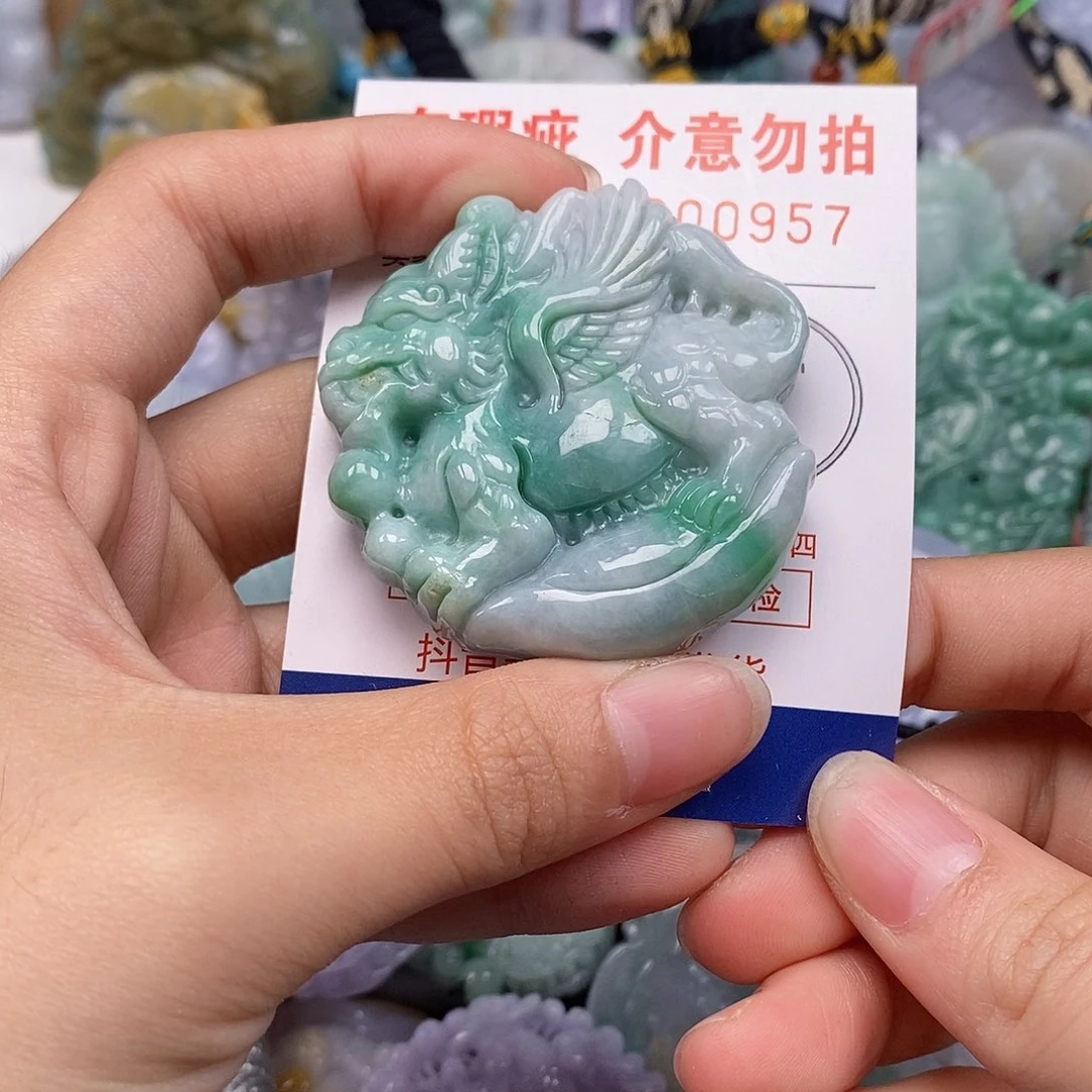 吊坠(不含链)未镶嵌翡翠