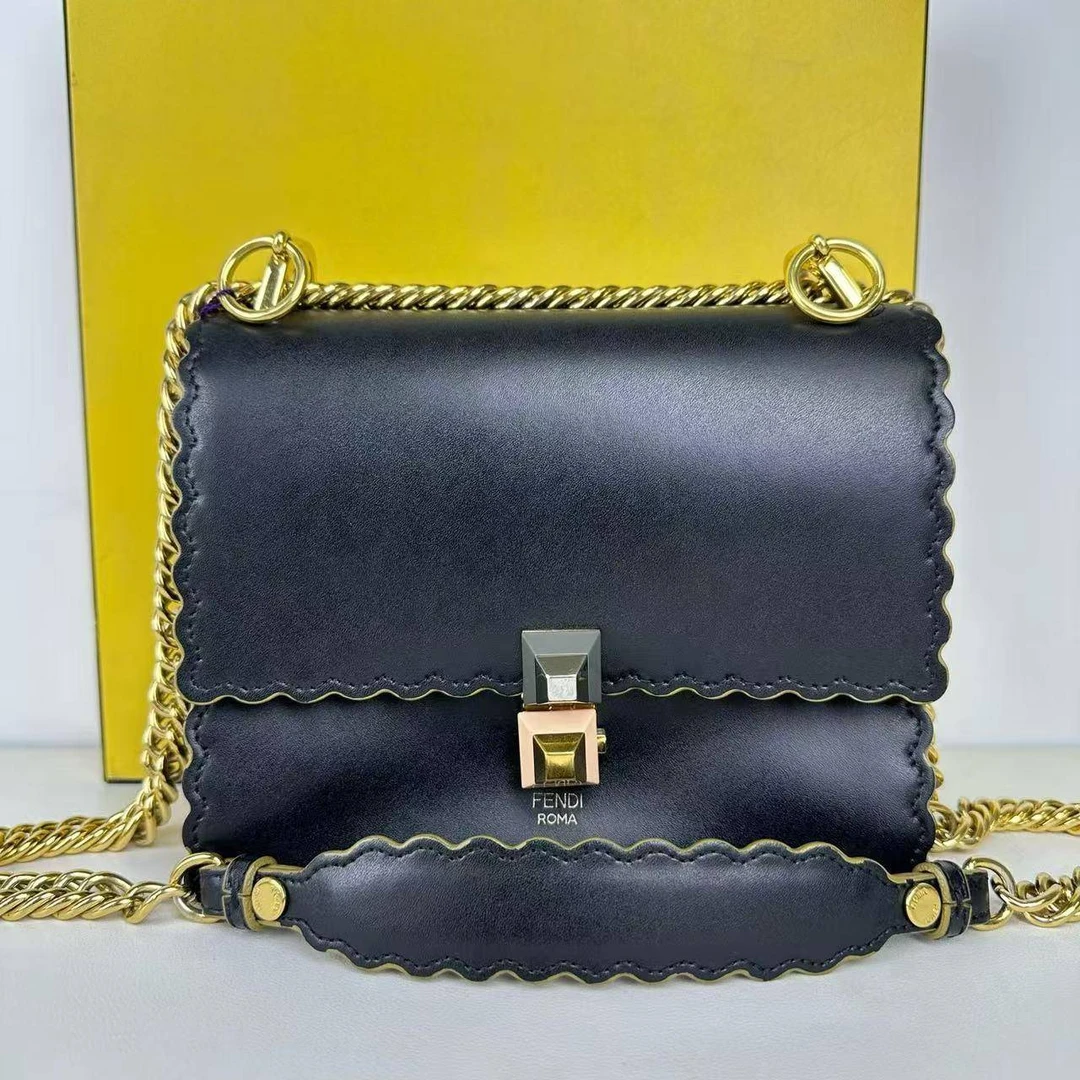 胖虎安安/芬迪/95新/公价0/箱包/两用包/31B2505260279