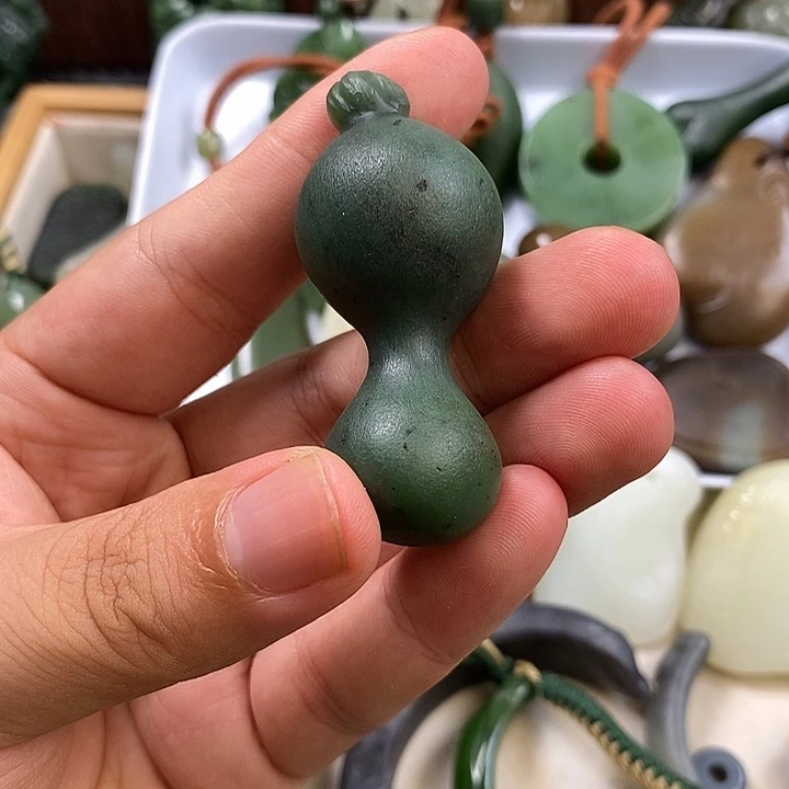 未镶嵌和田玉挂件