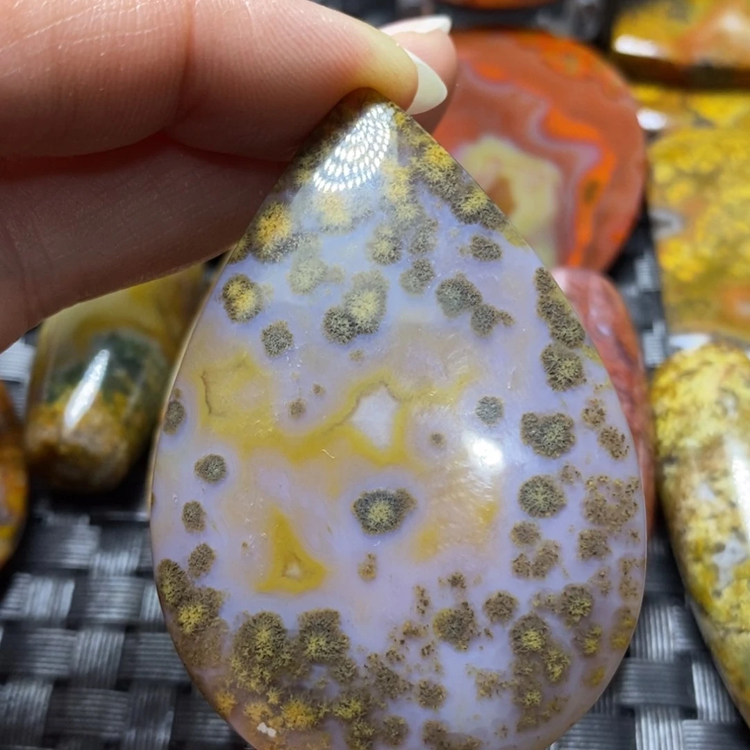 玛瑙/玉髓颈饰未镶嵌