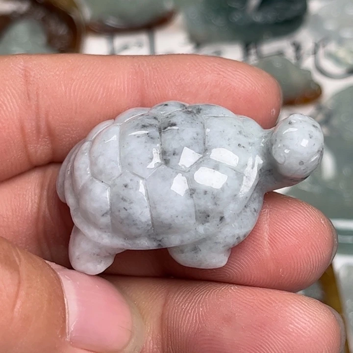 翡翠未镶嵌颈饰乌龟茶宠