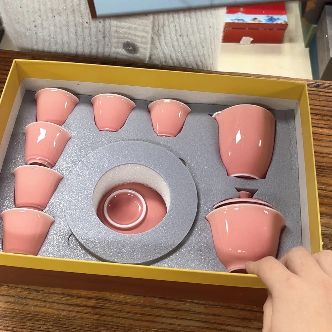 孤品茶具套装等。