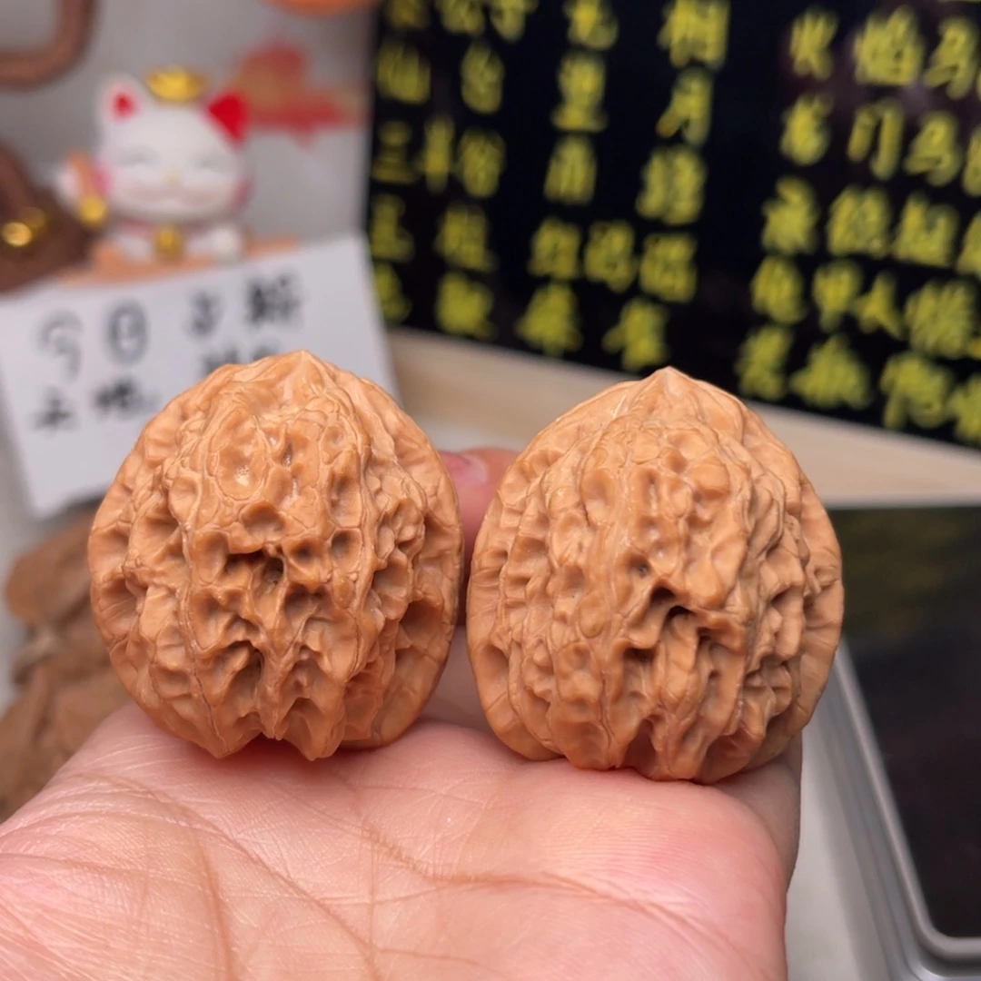 文玩核桃手串玉龙