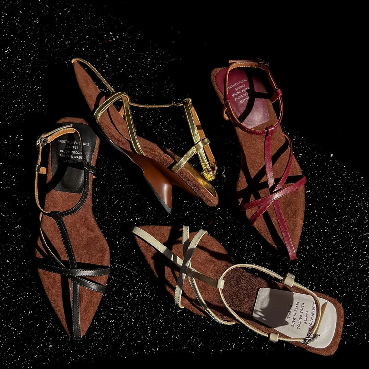 法式锁扣女尖头露趾凉鞋时装凉鞋单鞋