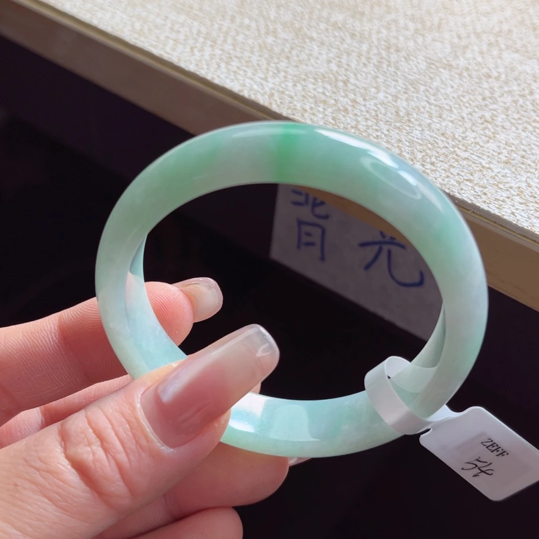 翡翠手镯未镶嵌手镯