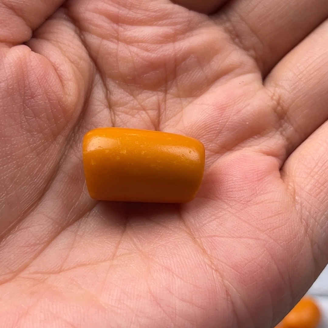 随***野未镶嵌颈饰蜜蜡老蜜蜡