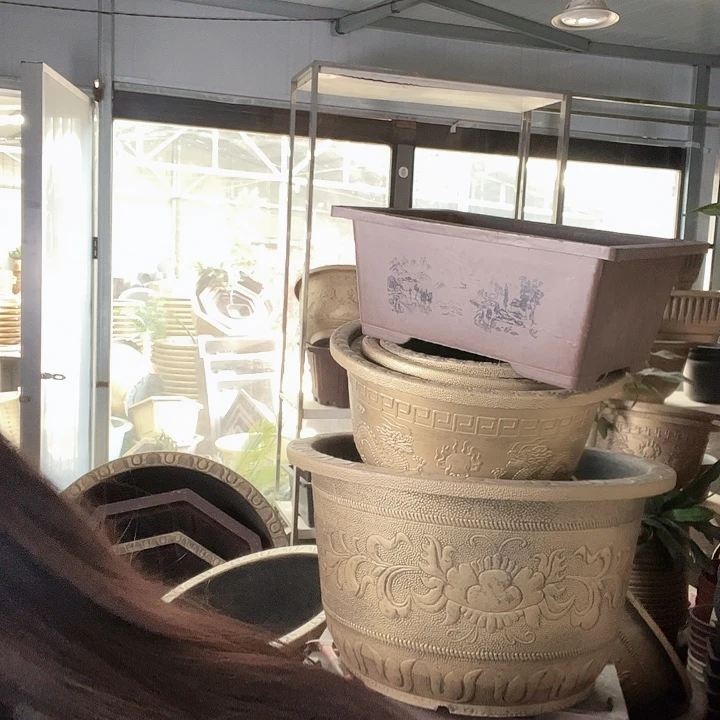 圆83口径花盆一个