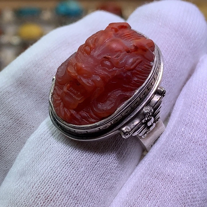 南红玛瑙足银镶嵌戒指