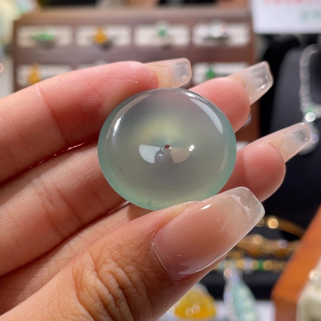 翡翠未镶嵌颈饰平安扣