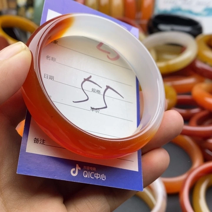 未镶嵌手镯石英质玉