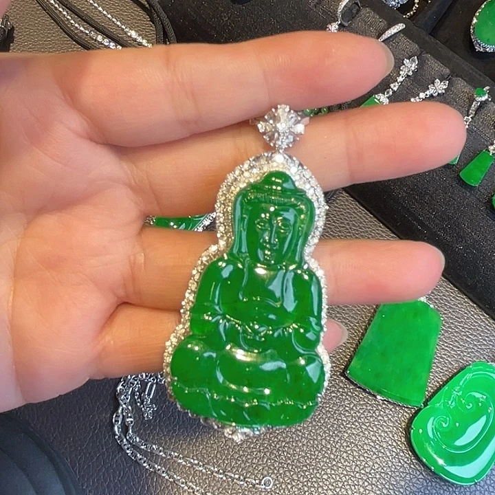 翡翠挂件18K金镶嵌观音