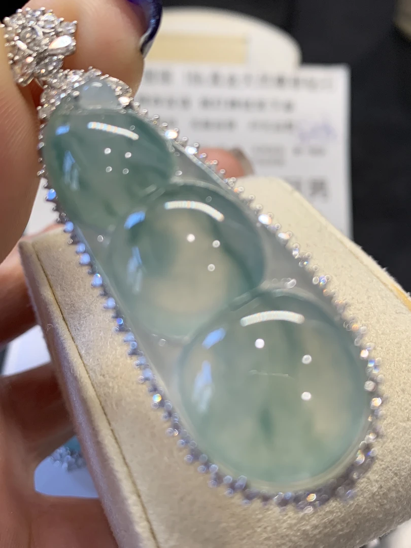 折后缅A翡翠18k真钻吊坠 大号福豆 整63-21-13 裸47-17-7.8mm