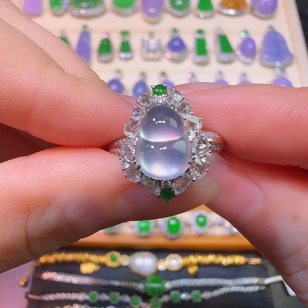 翡翠18K金镶嵌戒指