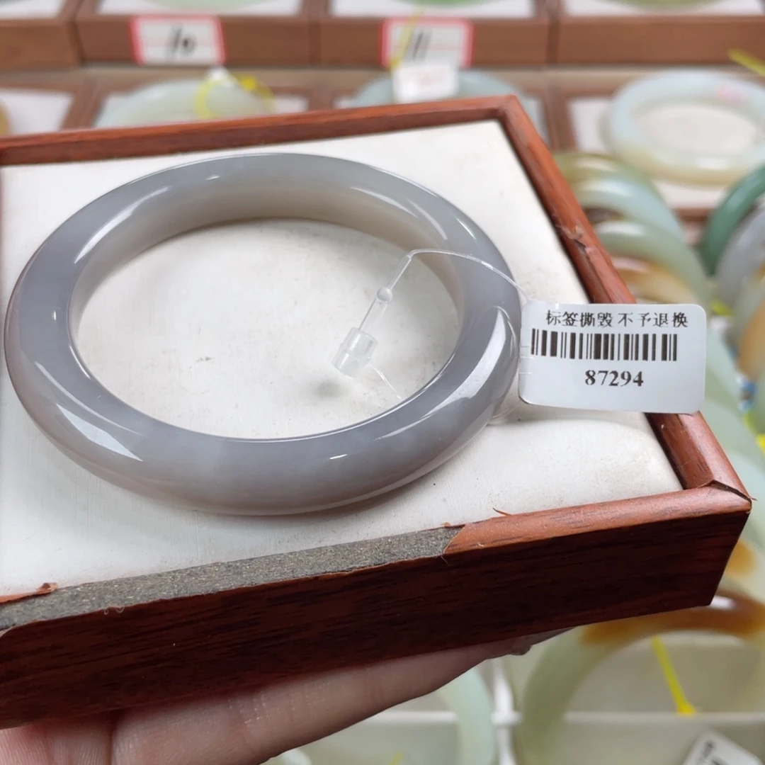 【闪购商品】和田玉手镯未镶嵌55