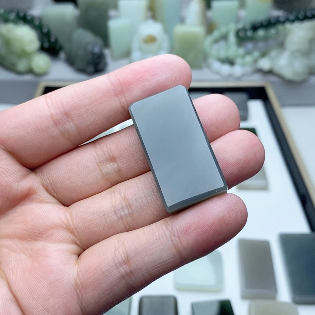 和田玉颈饰未镶嵌麦**菜