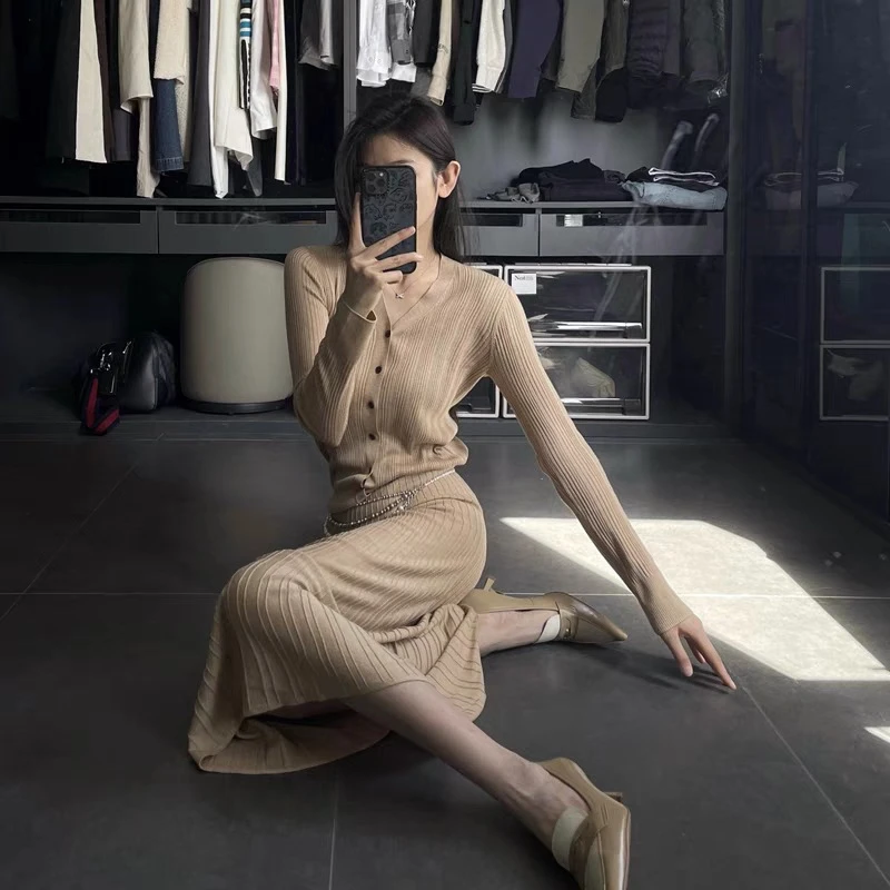 今年流行漂亮套装女2025新款春夏气质高级感针织上衣半身裙两件套