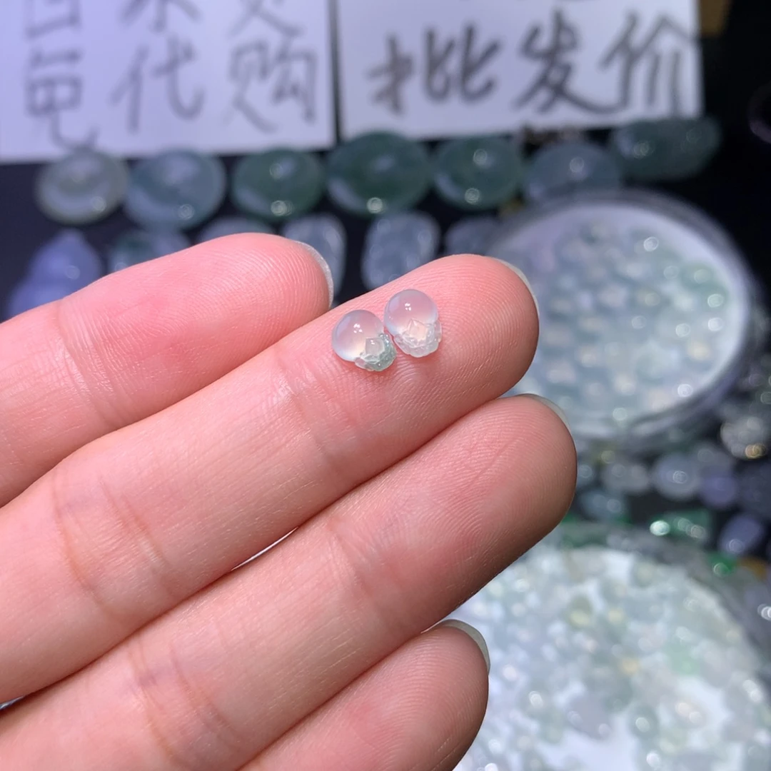 翡翠未镶嵌颈饰金蟾