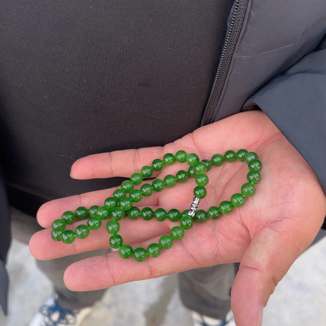 和田玉未镶嵌颈饰俄七辣绿卡8