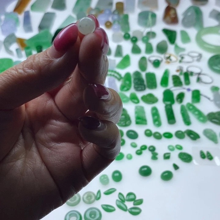 翡翠未镶嵌挂件天然翡翠