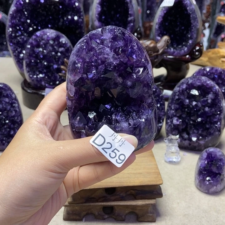 唯***玥未镶嵌大型摆件（非配饰）紫晶