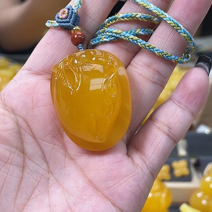 琥珀未镶嵌珠宝奇石h24