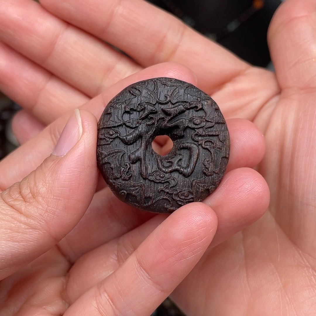 沉香木手串越南芽庄白棋雷击