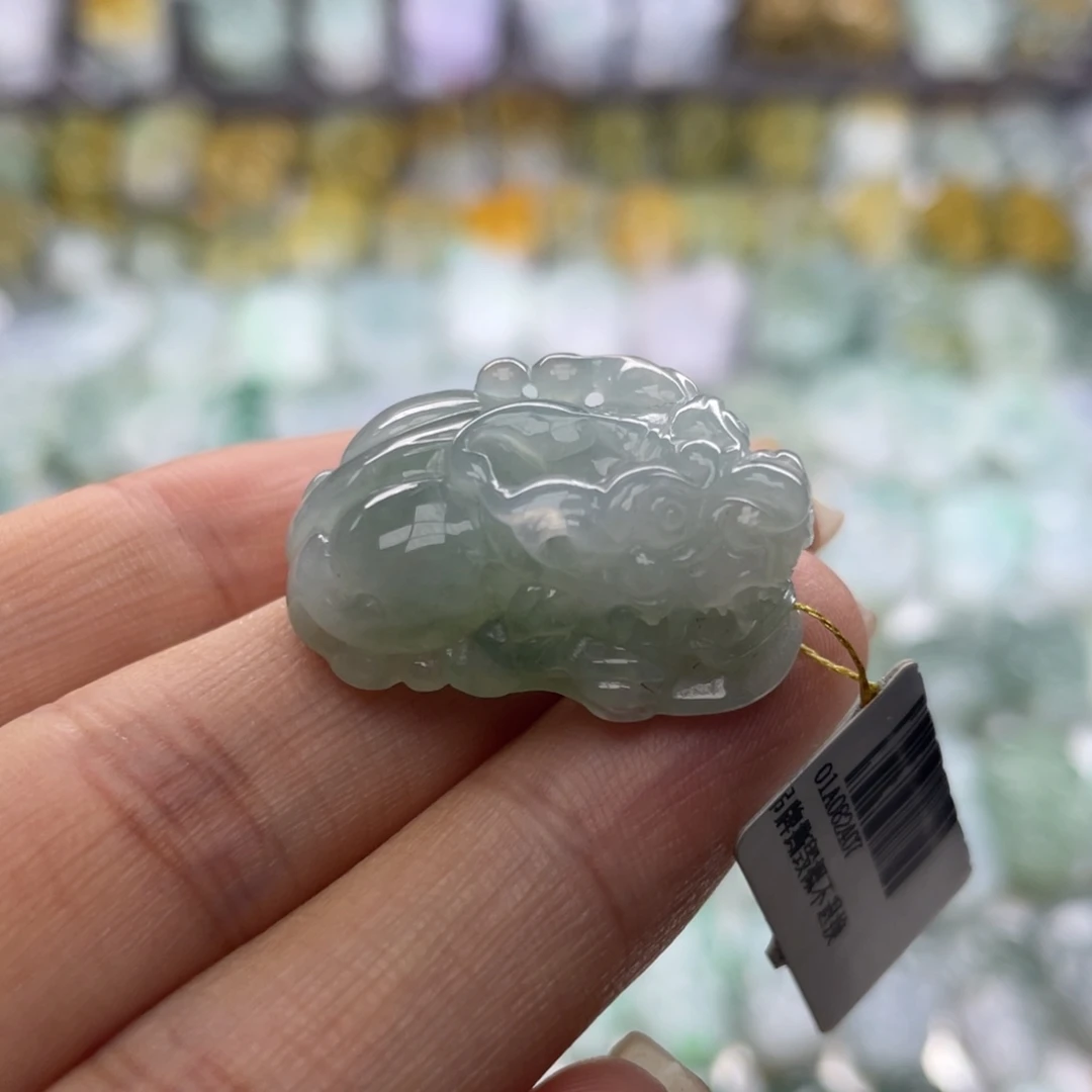 颈饰未镶嵌翡翠貔貅