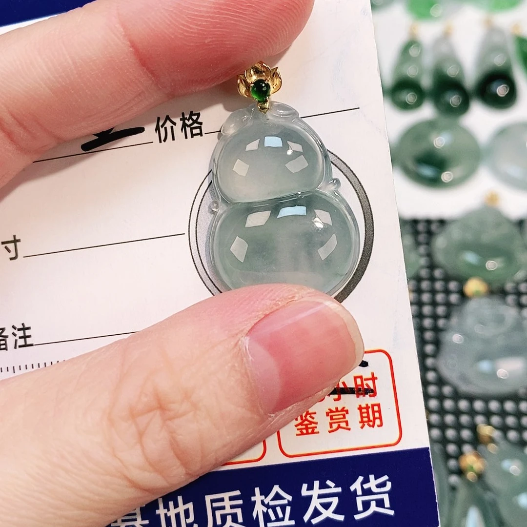 翡翠颈饰18K金镶嵌吊坠