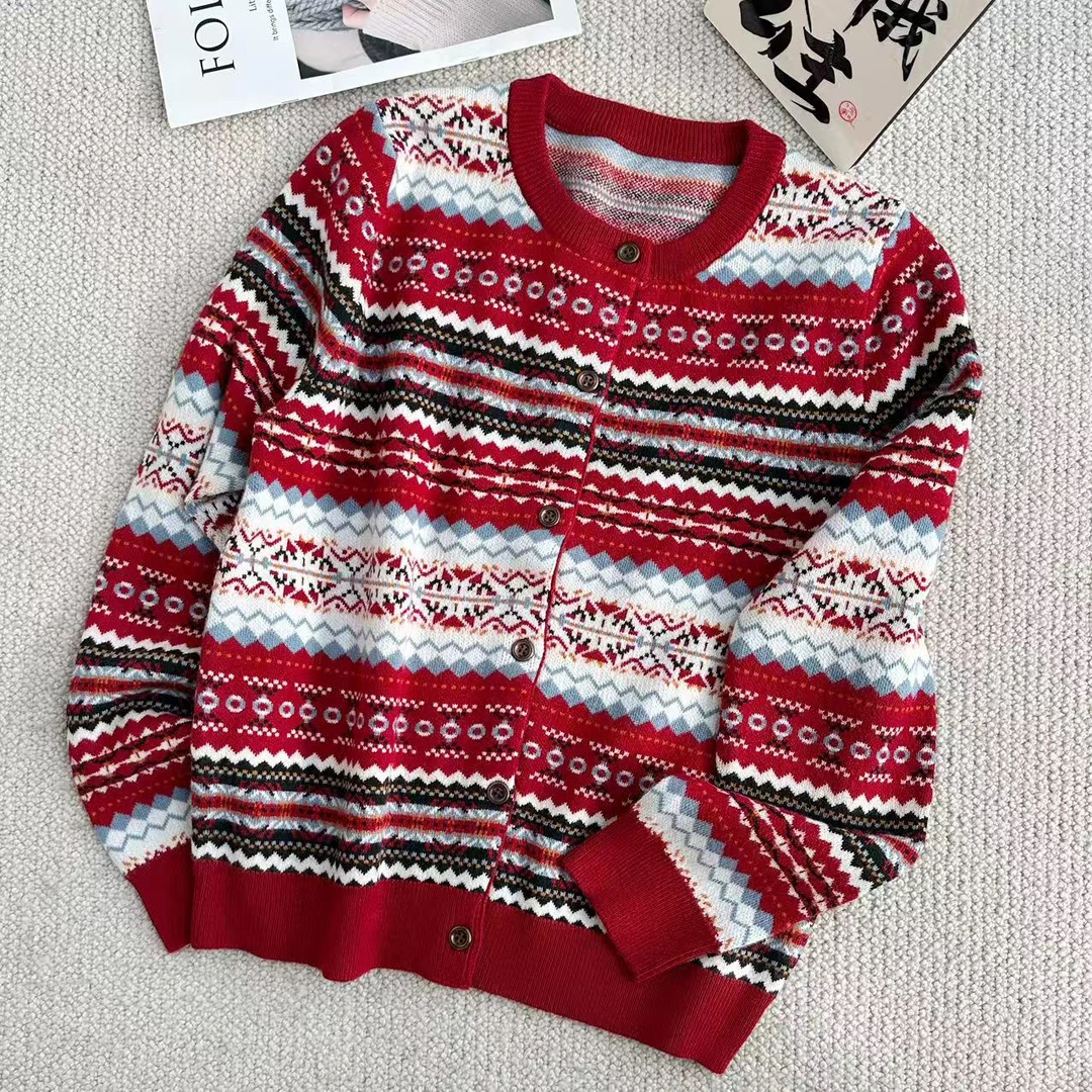 ［家淇定制］新时尚撞色提花慵懒风红色费尔岛毛衣针织长袖开衫8109