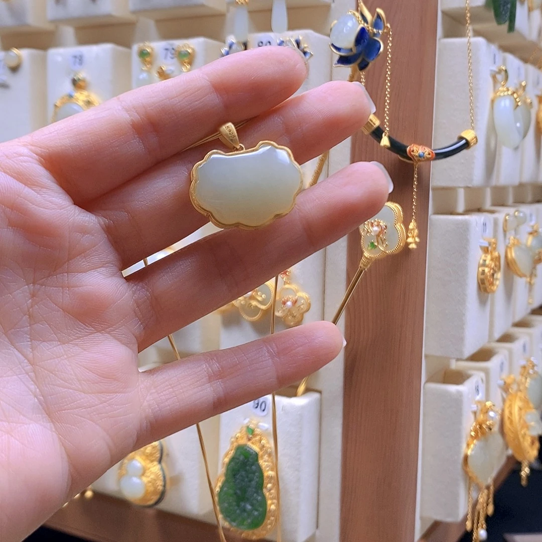 和田玉银S925镶嵌颈饰