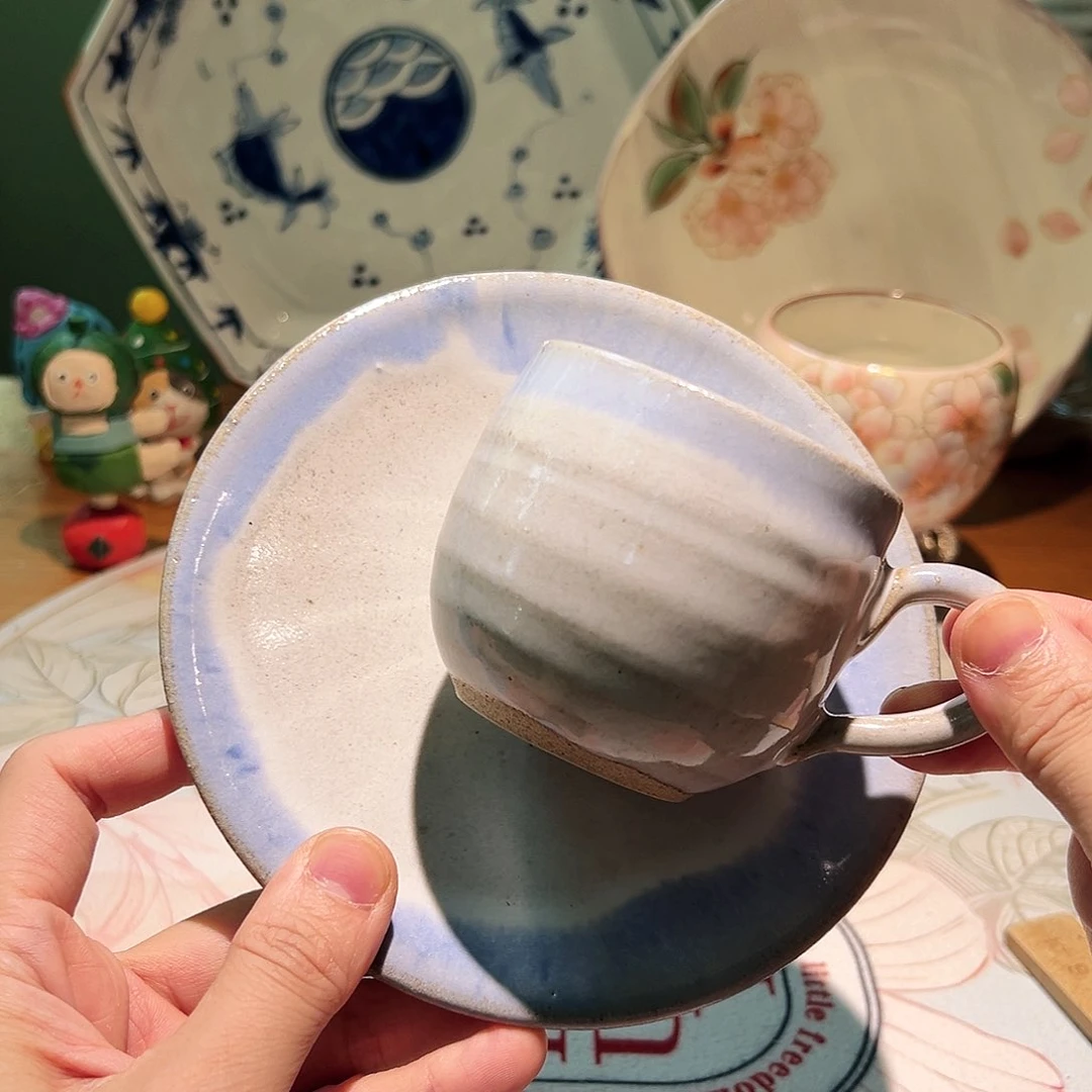 咖啡杯和茶杯是我们学校