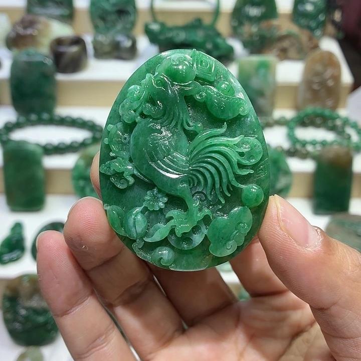 独山玉未镶嵌颈饰吉祥如意