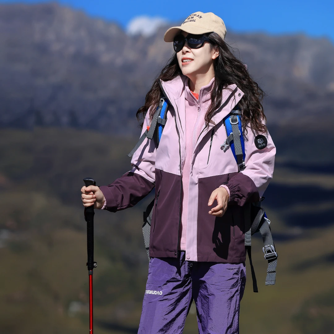 雪丘岛户外秋季新款三合一冲锋衣连帽保暖徒步抗风防泼水两件套女