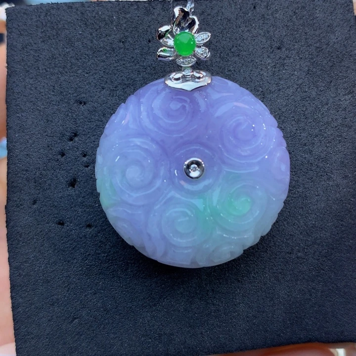 翡翠18K金镶嵌颈饰翡翠