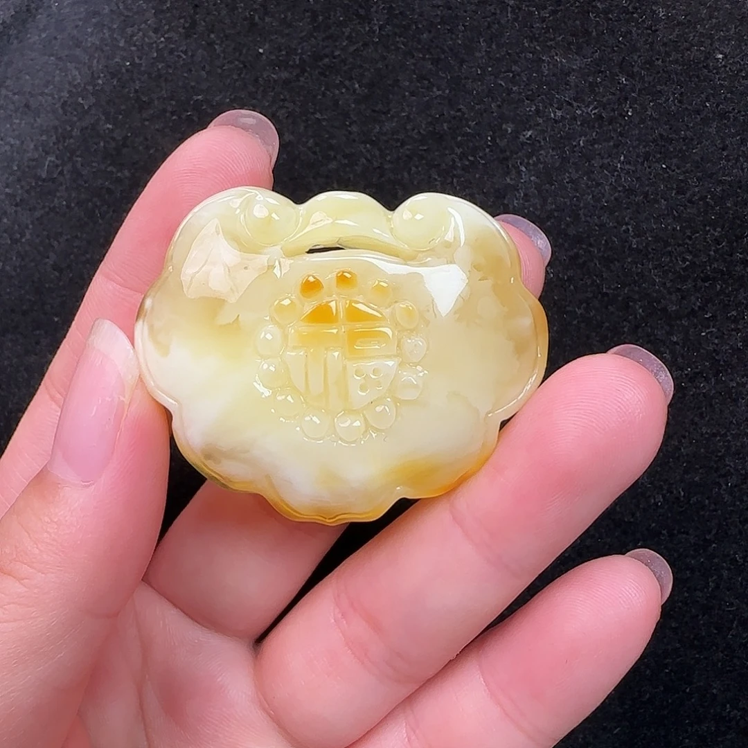 蜜蜡未镶嵌珠宝奇石