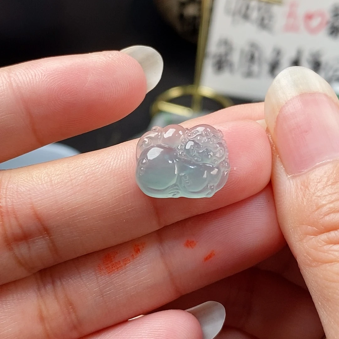 翡翠未镶嵌颈饰冰胶麒麟