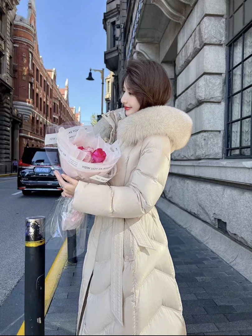 狐狸毛毛领长款羽绒服白鸭绒时尚款