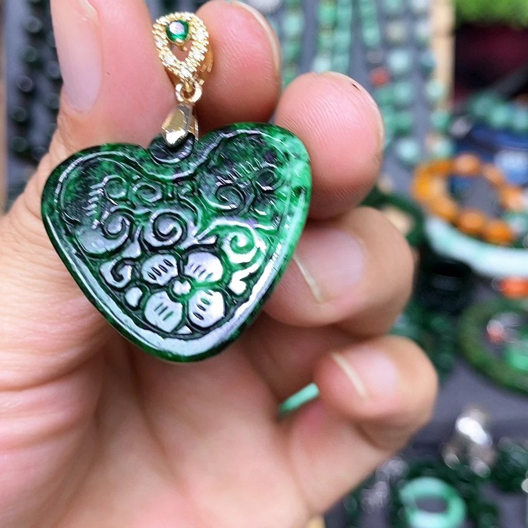 颈饰银S925镶嵌翡翠漂亮美眉